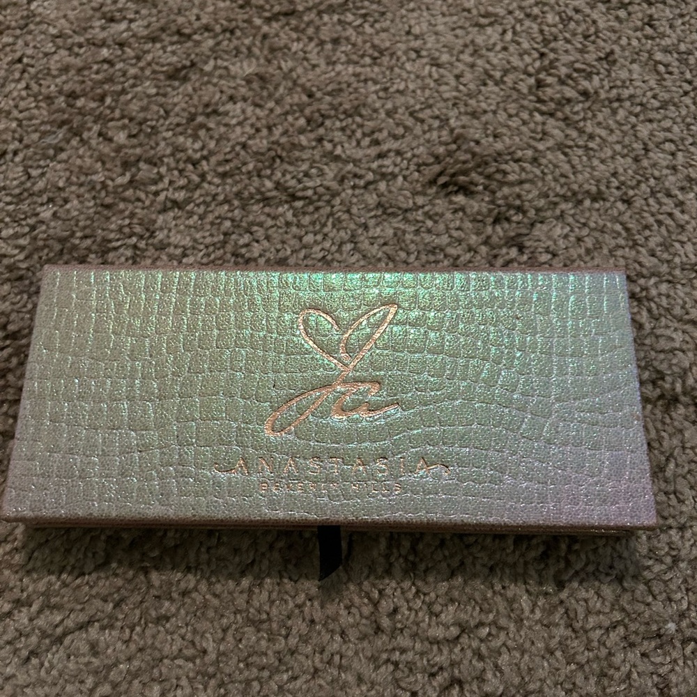 Anastasia Beverly Hills x Jaclyn Hill palette $75